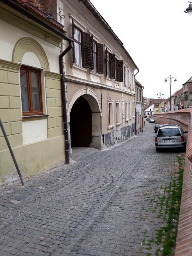 Апартаменты Traditional Hermannstadt Экстерьер фото